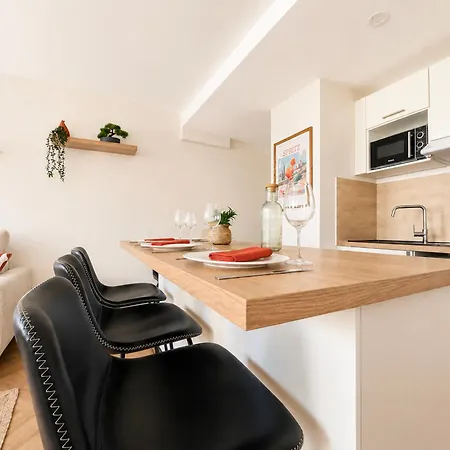Appartement T2 Moderne Proche La Rochelle Avec Parking Privé