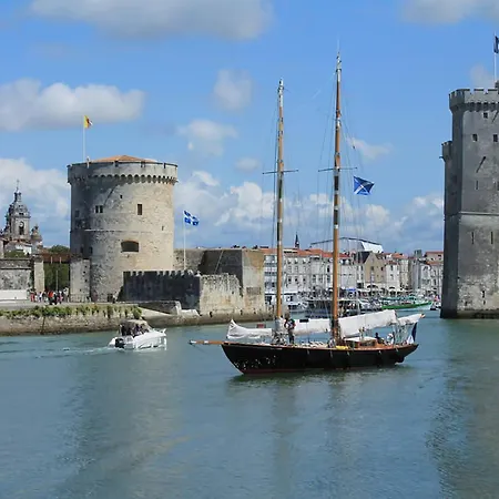 Appartement T2 Moderne Proche La Rochelle Avec Parking Privé