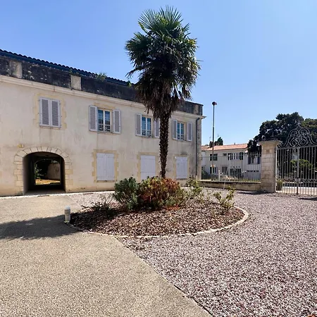 Appartement T2 Moderne Proche La Rochelle Avec Parking Privé